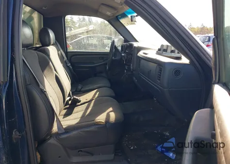 2000 Chevrolet Silverado 1500 C1500 z USA, uszkodzony, nr VIN 1GCEC14V9YE417169